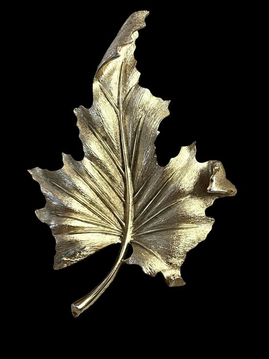 Trifari Jewelry - Crown Trifari Vintage Gold-Tone Maple Leaf Brooch Pin Jewelry 3" X 2"